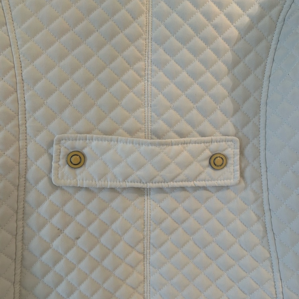 STAY WARM & COZY Women's Quilted White Jacket - Picture 6 of 12